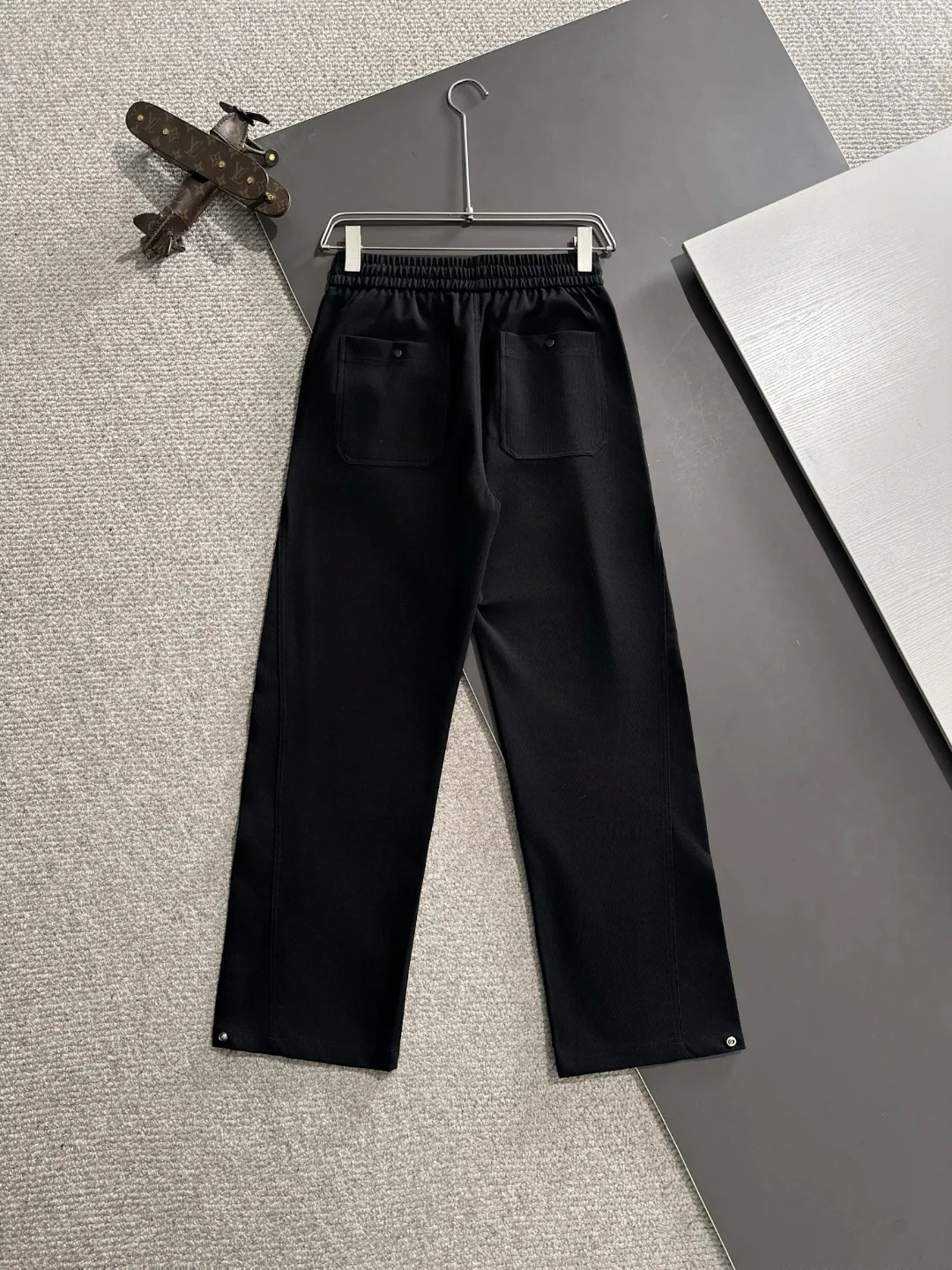 🅿️400 next day shipping Stone Island 2025 spring and summer new elastic band casual pants, thin counter custom fabrics, high breathability and comfort, impeccable details, brand element design concept, reflecting high quality. It feels delicate and soft! It presents a casual cut and the upper body shape is great! Size: M-4XL